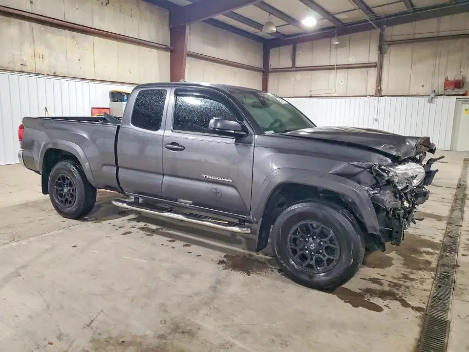 2019 TOYOTA TACOMA SR5 V6  