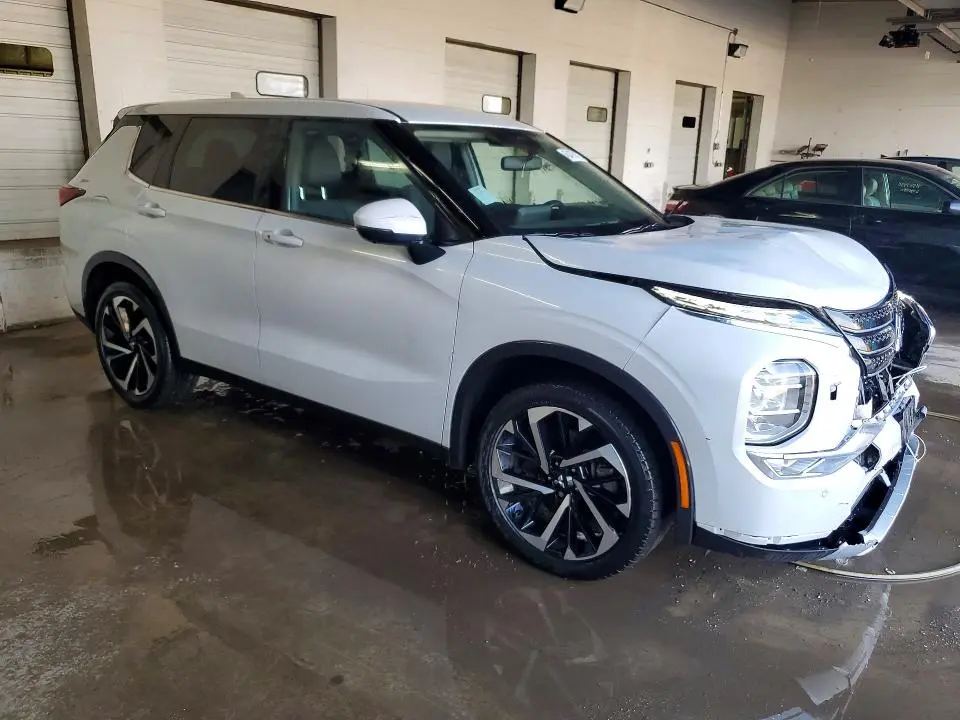 2023 MITSUBISHI OUTLANDER SE  