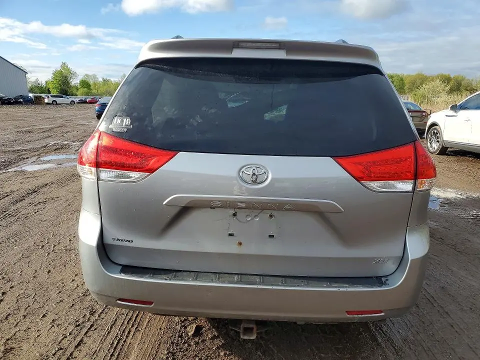 2011 TOYOTA SIENNA XLE 8-PASSENGER  