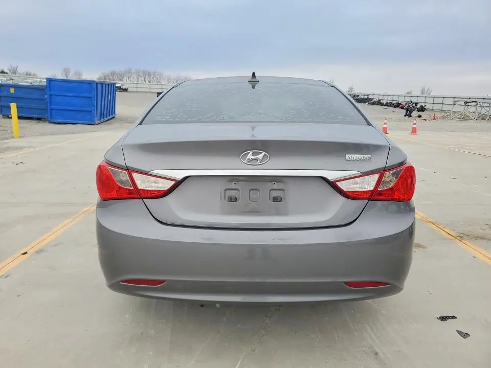 2011 HYUNDAI SONATA GLS  