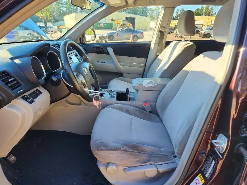 2013 TOYOTA HIGHLANDER BASE  