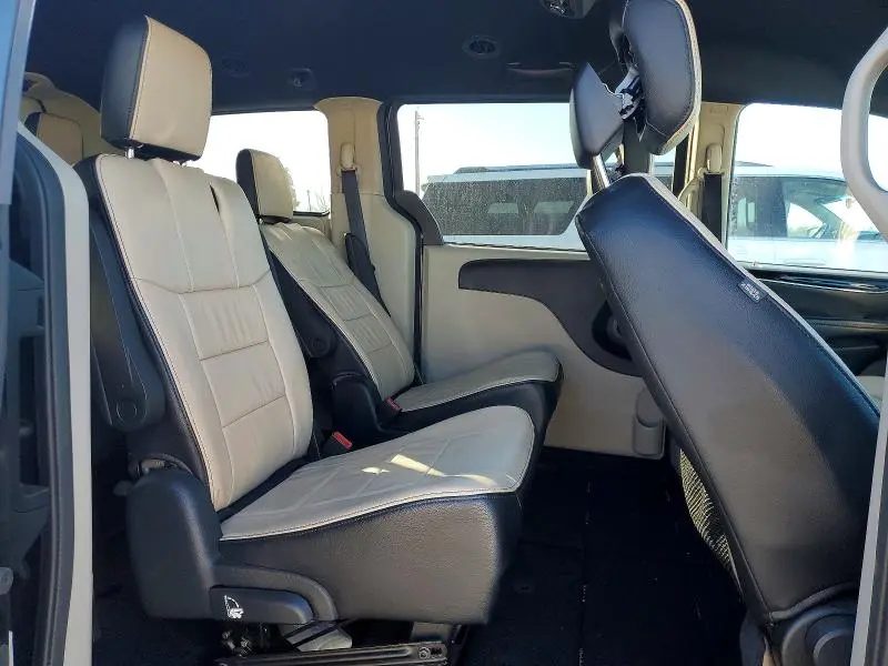 2017 DODGE GRAND CARAVAN SE  