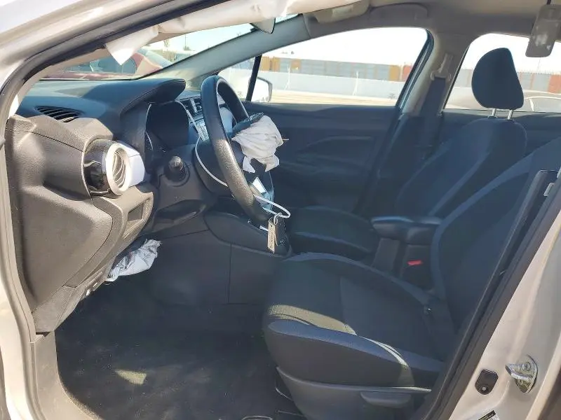 2024 NISSAN VERSA SV  