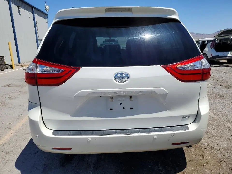 2017 TOYOTA SIENNA XLE 8-PASSENGER  
