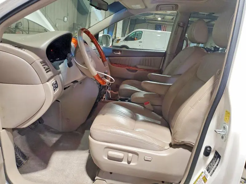 2010 TOYOTA SIENNA XLE LIMITED  