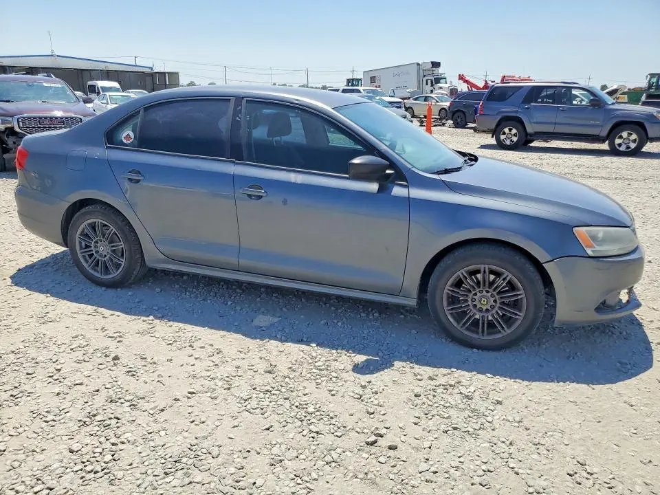 2011 VOLKSWAGEN JETTA BASE  