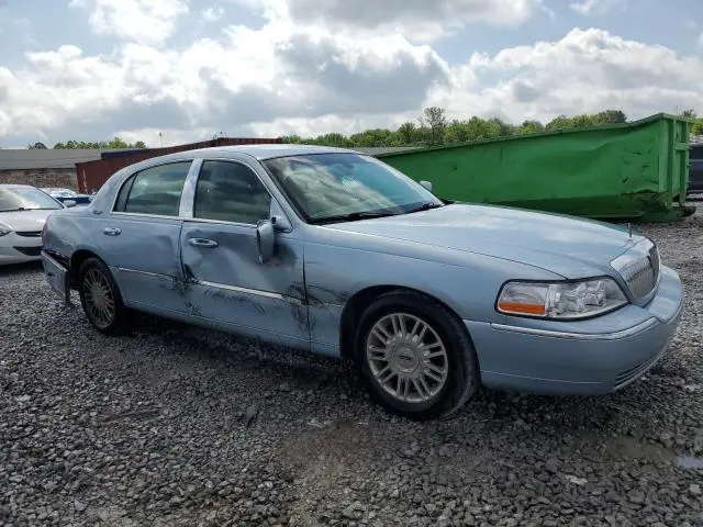 2010 LINCOLN TOWN CAR SIGNATURE LIMITED  