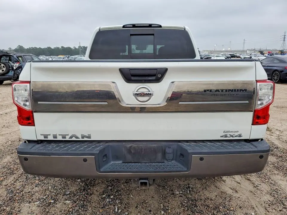 2017 NISSAN TITAN PLATINUM RESERVE  