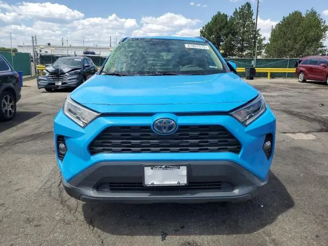 2019 TOYOTA RAV4 XLE  