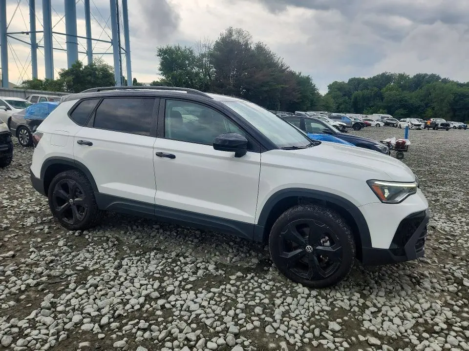 2025 VOLKSWAGEN TAOS SE BLACK  