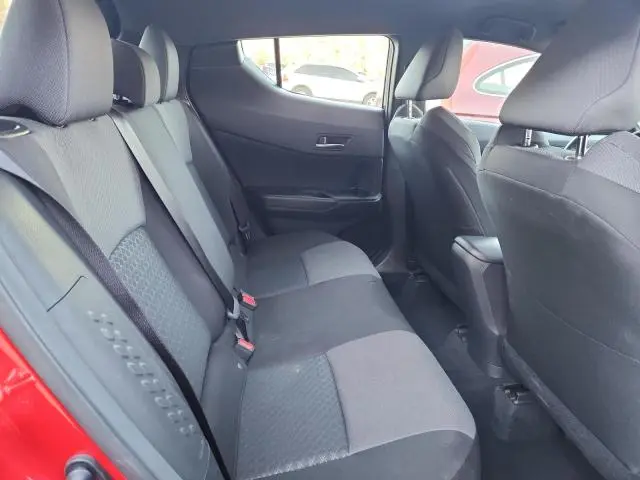 2021 TOYOTA C-HR XLE  