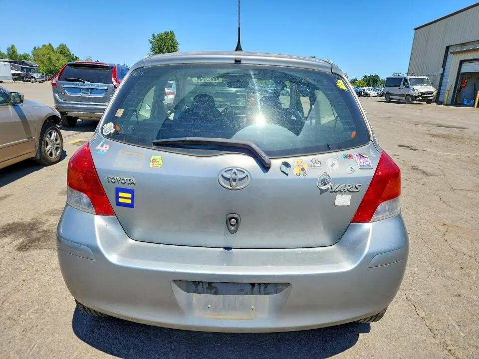 2010 TOYOTA YARIS BASE  