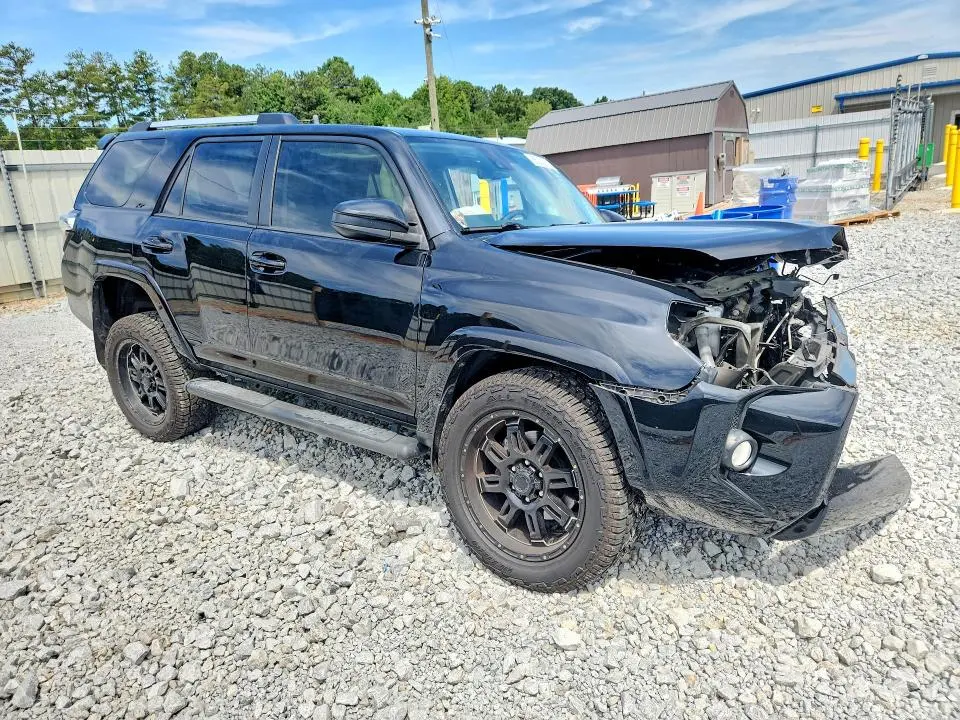 2020 TOYOTA 4RUNNER SR5  