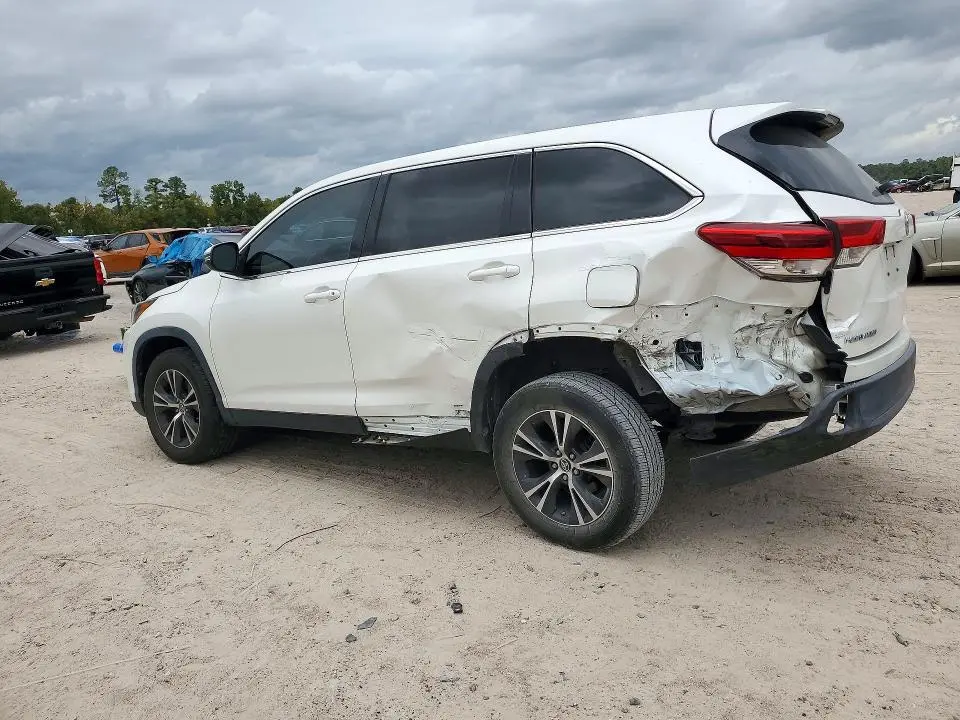 2019 TOYOTA HIGHLANDER LE  