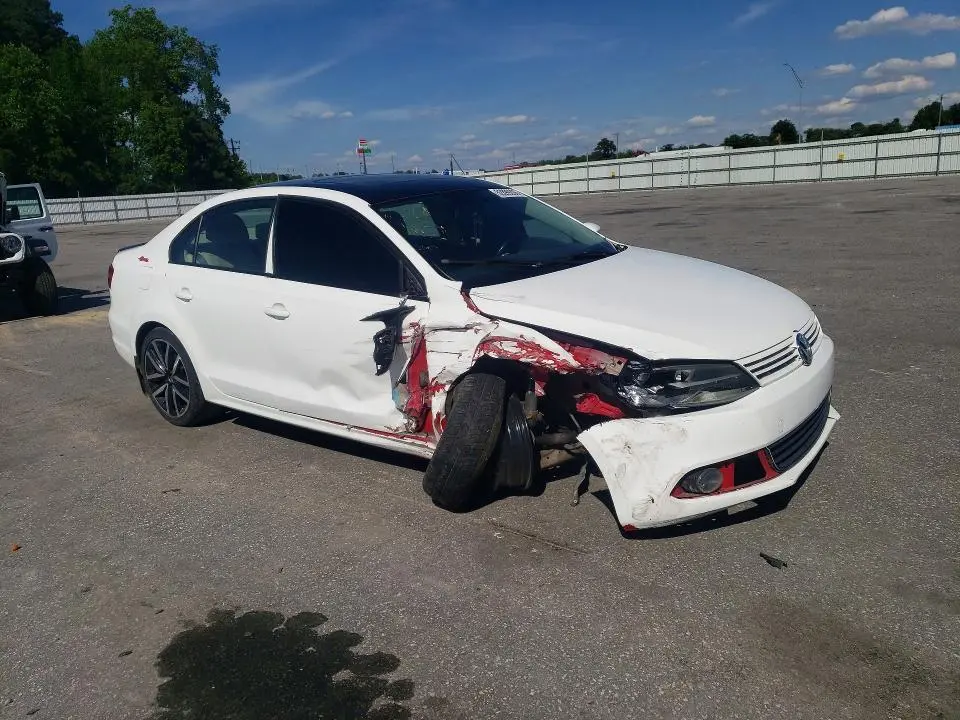 2011 VOLKSWAGEN JETTA SEL  