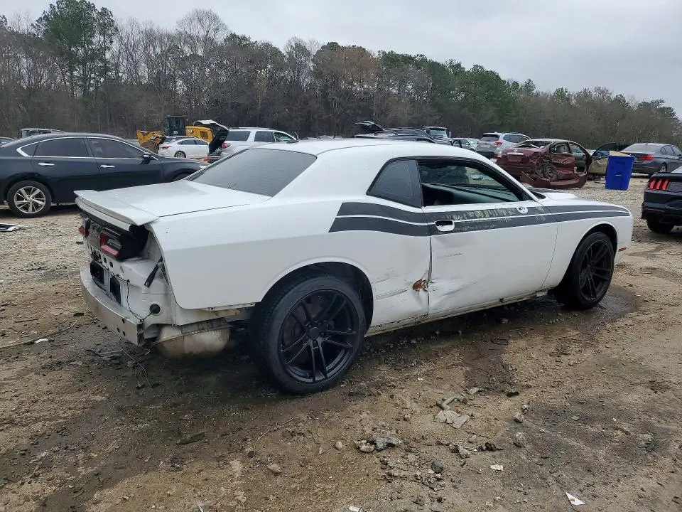2015 DODGE CHALLENGER SXT  