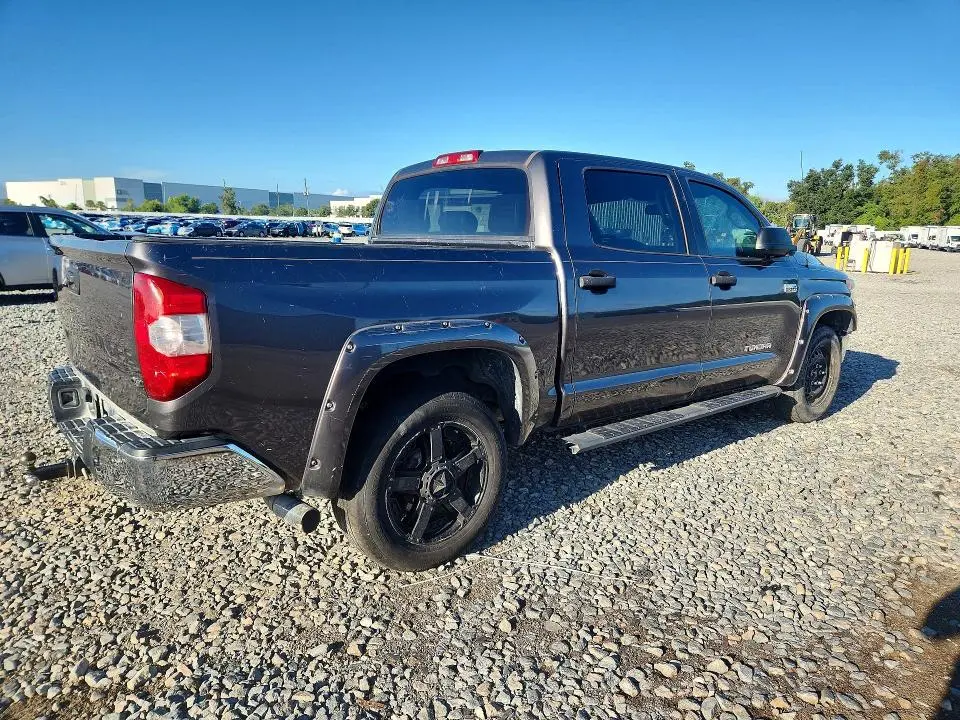 2016 TOYOTA TUNDRA CREWMAX SR5  