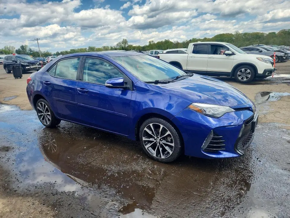 2017 TOYOTA COROLLA SE  