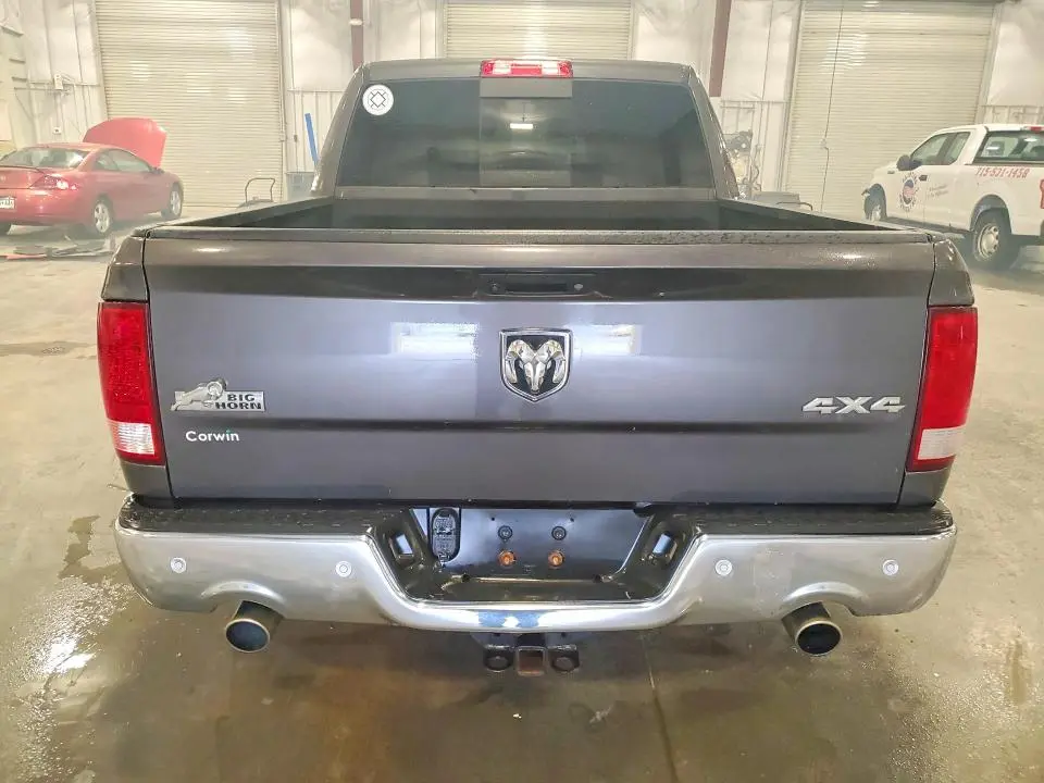 2018 RAM 1500 SLT 4WD 5.7L V-8
