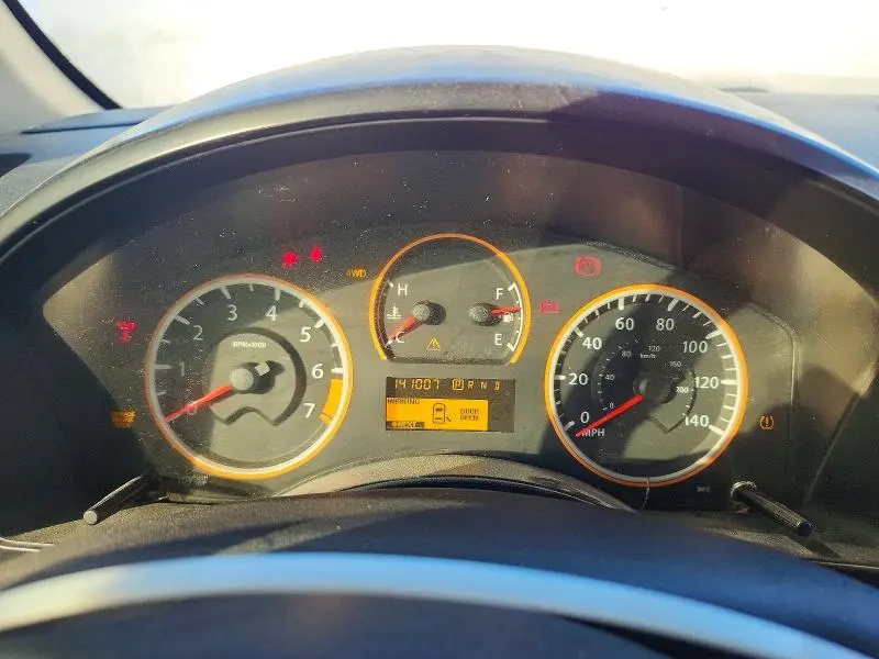 2013 NISSAN TITAN SV  