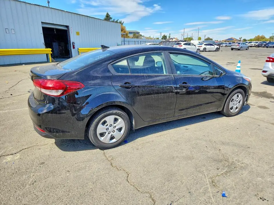 2017 KIA FORTE LX  