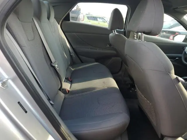 2021 HYUNDAI ELANTRA SE  