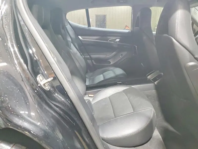 2012 PORSCHE PANAMERA 2  
