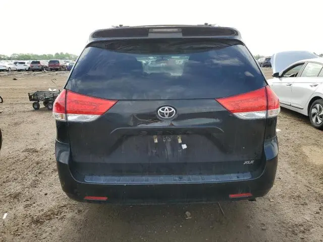 2011 TOYOTA SIENNA XLE  