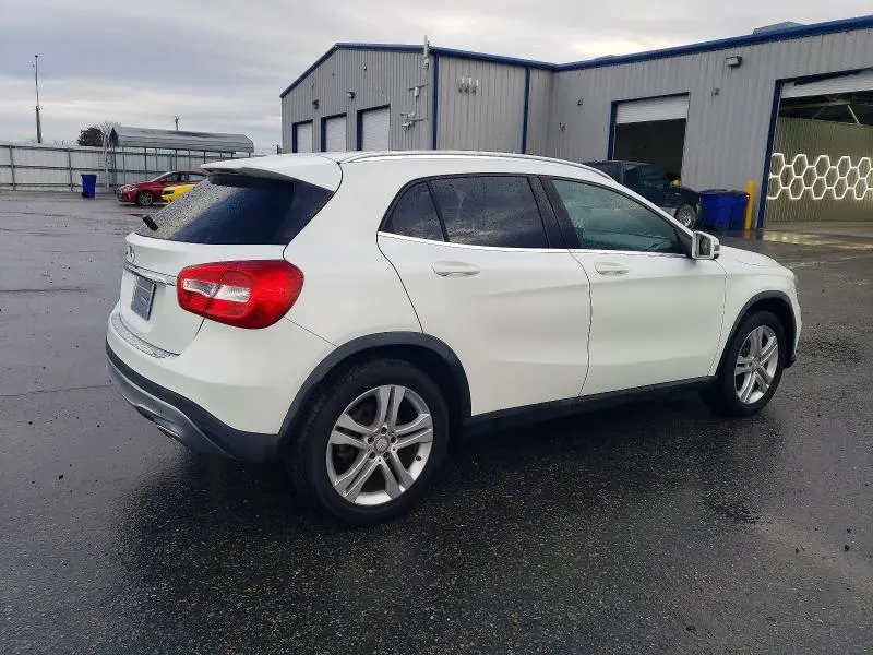 2017 MERCEDES-BENZ GLA 250  