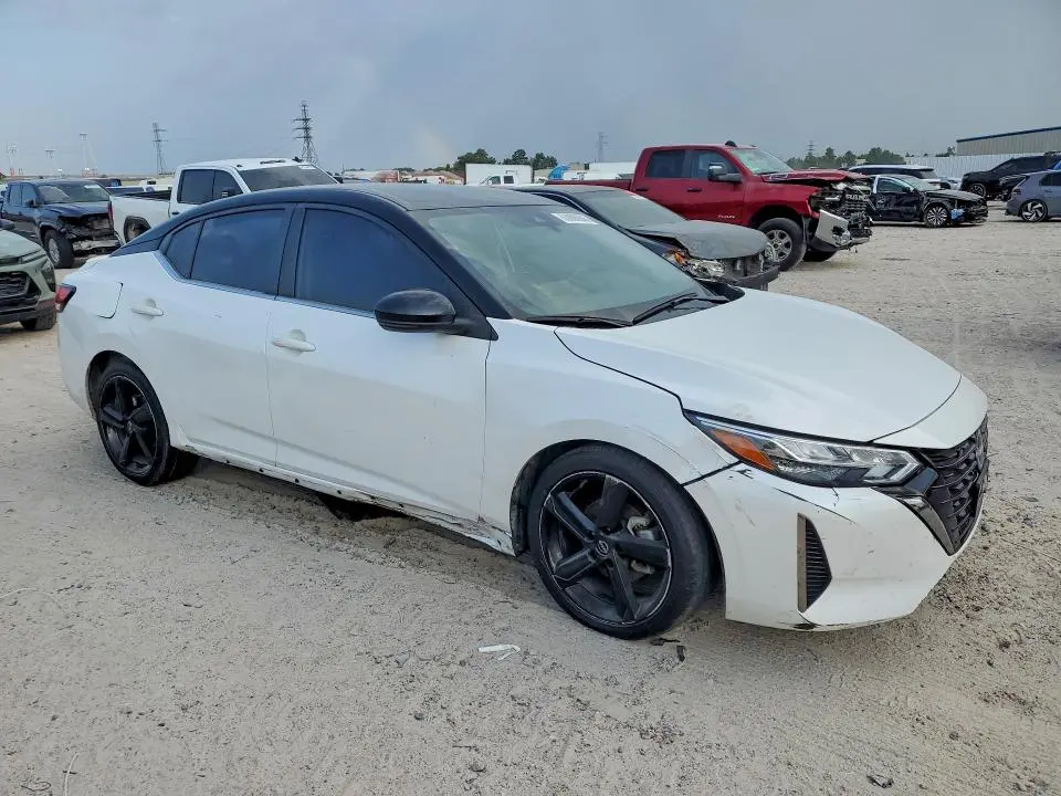 2024 NISSAN SENTRA SR  