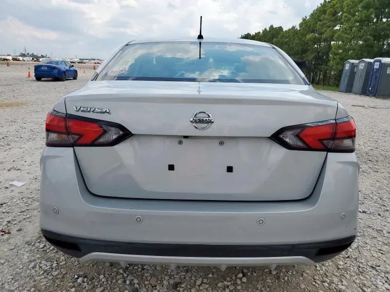 2021 NISSAN VERSA S  