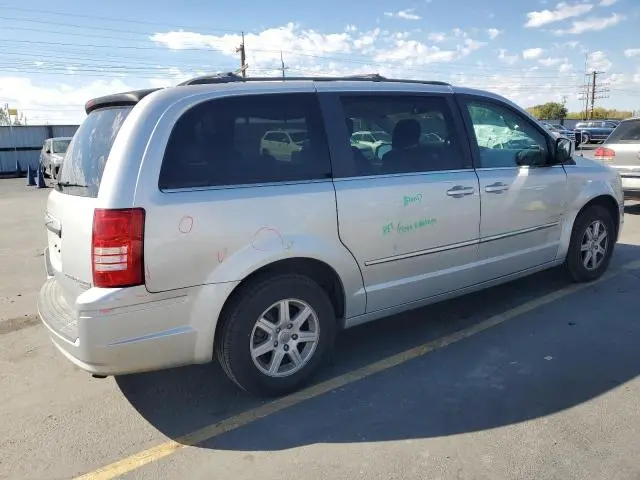 2010 CHRYSLER TOWN & COUNTRY TOURING  