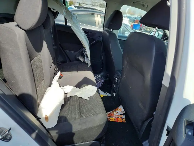 2015 VOLKSWAGEN TIGUAN S  