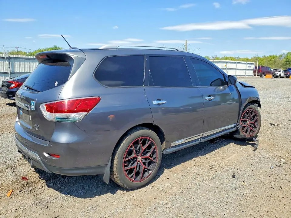 2016 NISSAN PATHFINDER SL  
