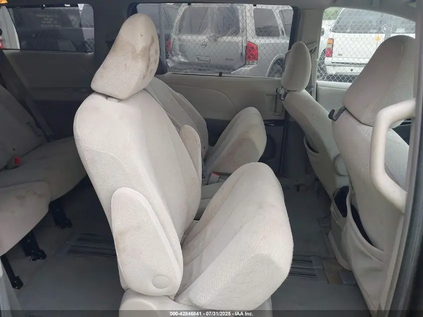 2012 TOYOTA SIENNA LE V6 8 PASSENGER