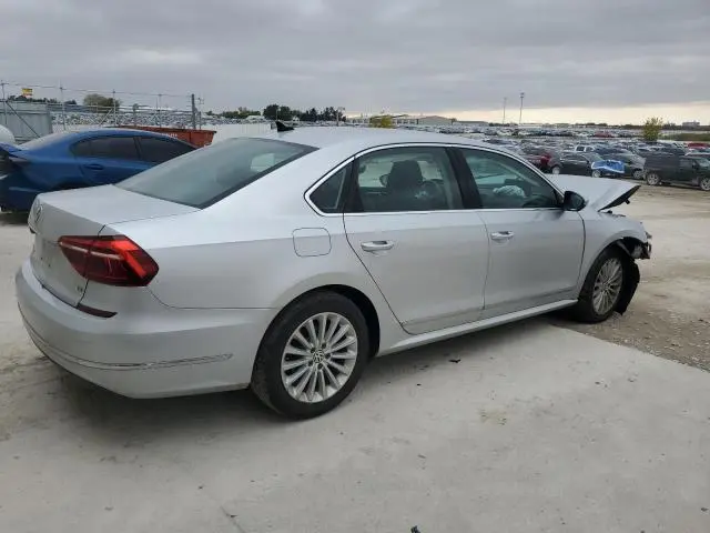 2017 VOLKSWAGEN PASSAT SE  