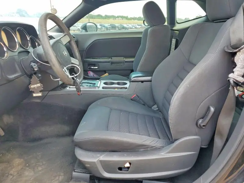2010 DODGE CHALLENGER SE  