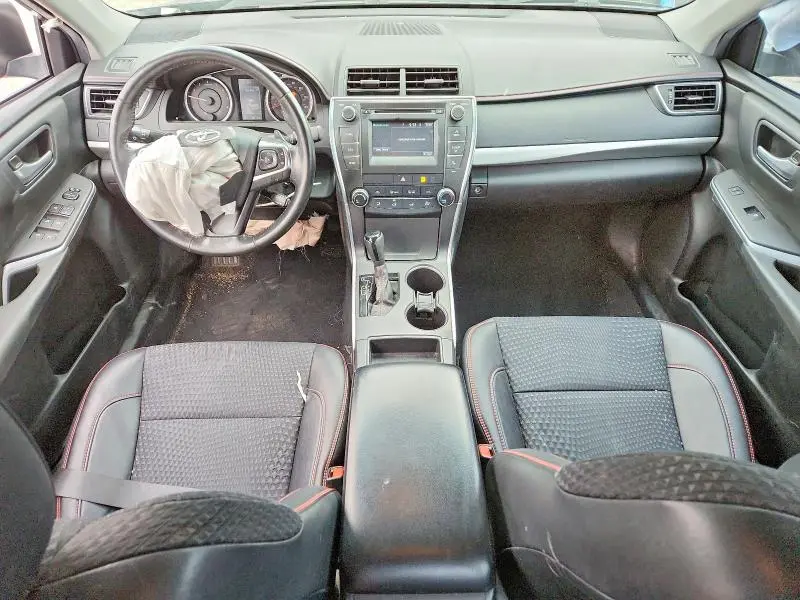 2015 TOYOTA CAMRY SE  
