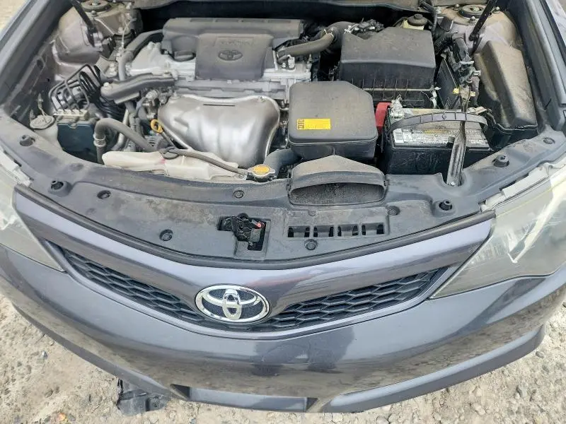 2014 TOYOTA CAMRY SE  