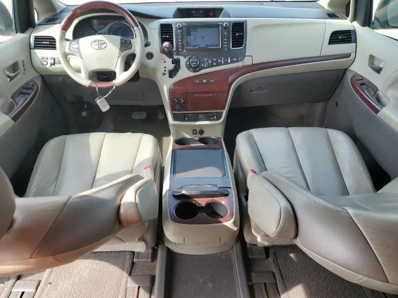 2013 TOYOTA SIENNA LIMITED 7-PASSENGER  