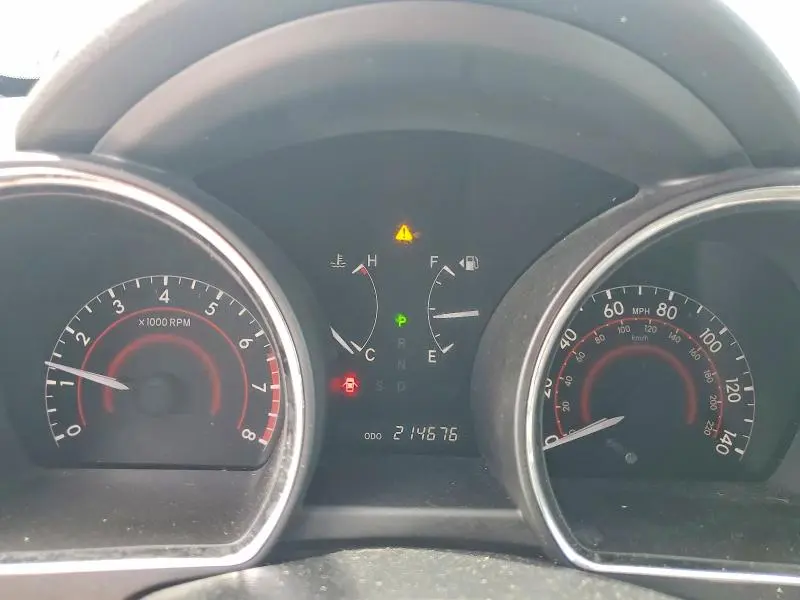 2012 TOYOTA HIGHLANDER SE  