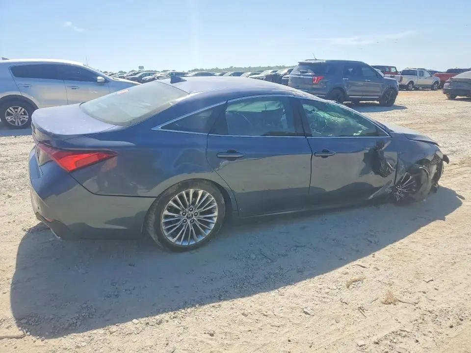 2019 TOYOTA AVALON LIMITED  