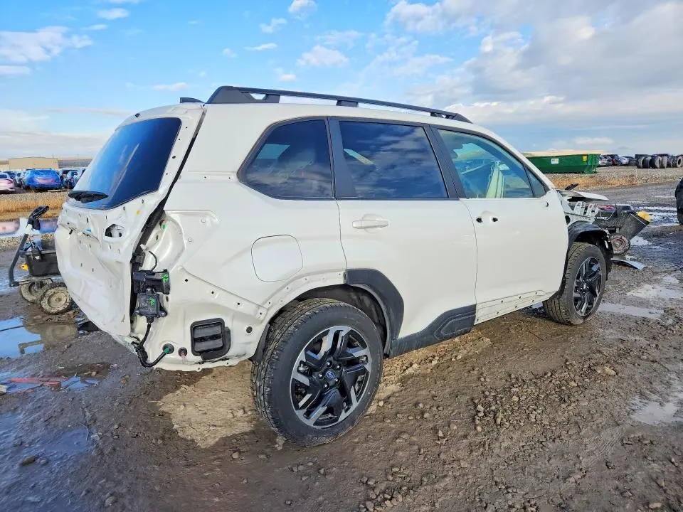 2025 SUBARU FORESTER LIMITED  