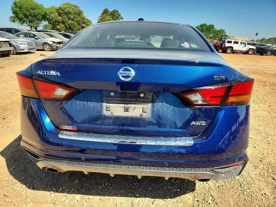 2022 NISSAN ALTIMA SR  