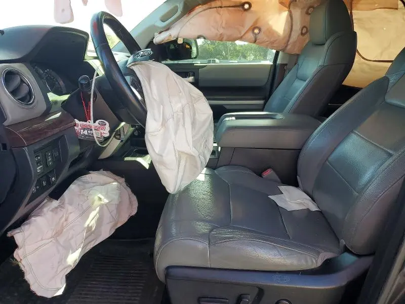 2017 TOYOTA TUNDRA CREWMAX LIMITED  
