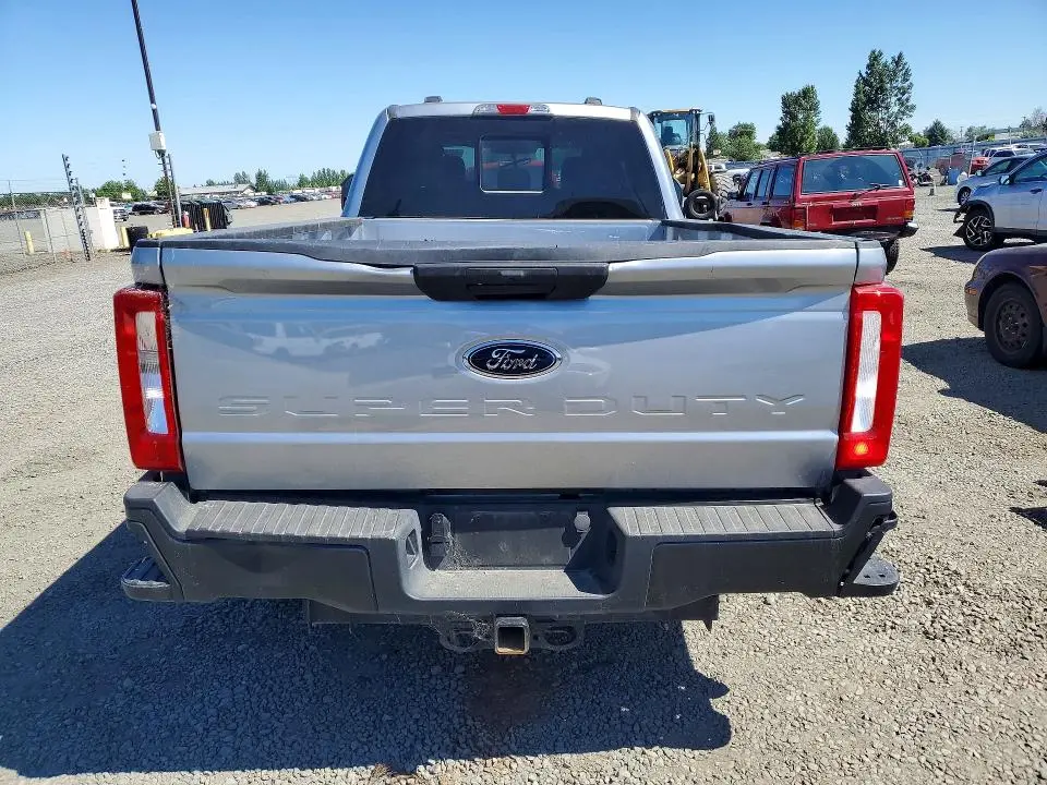 2023 FORD F250 SD XL 4WD 6.8L V8 CREW CAB