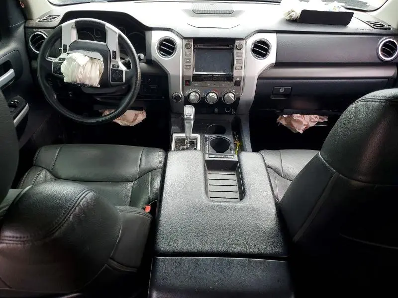 2018 TOYOTA TUNDRA CREWMAX SR5  
