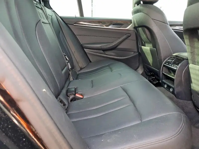 2019 BMW 530E   