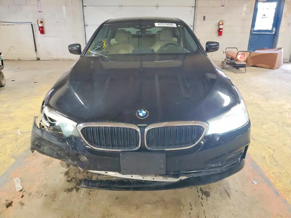 2019 BMW 530E   