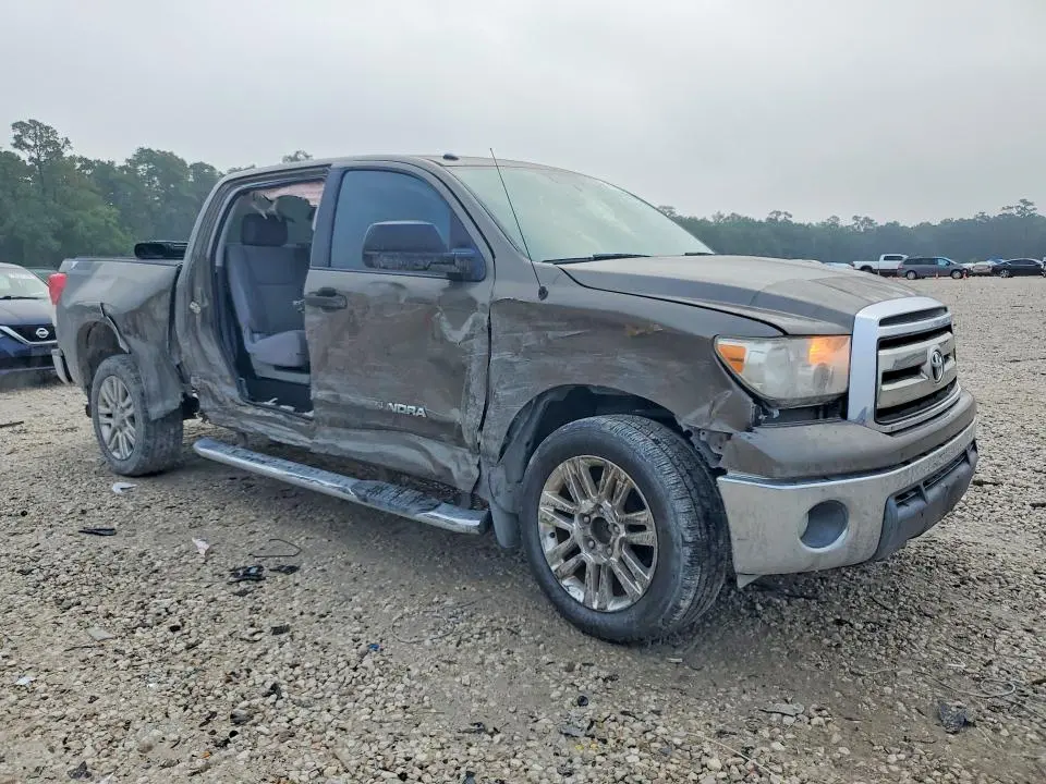 2013 TOYOTA TUNDRA CREWMAX SR5  